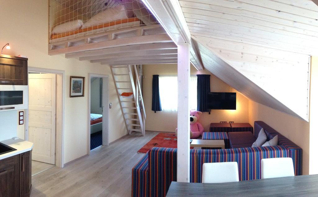 Lake View Apartments near Golf Resort Kunětická Hora, Dříteč Pardubice Zimmer foto