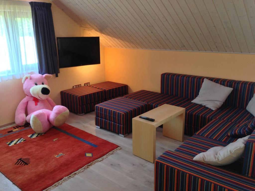 Lake View Apartments near Golf Resort Kunětická Hora, Dříteč Pardubice Zimmer foto